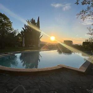 https://villa-giotto.it-tuscanyhotel.com